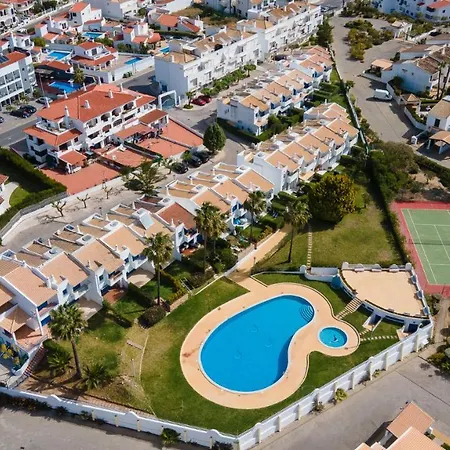 3br With Pool And Ac By The By Lovelystay *