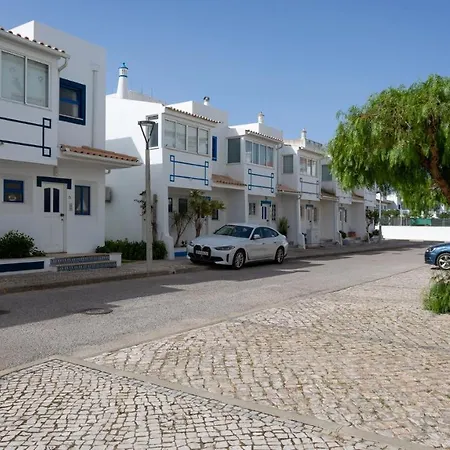 3br With Pool And Ac By The By Lovelystay