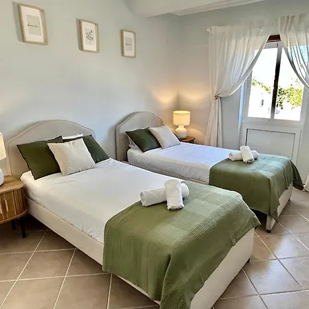 아파트 3br With Pool And Ac By The By Lovelystay *