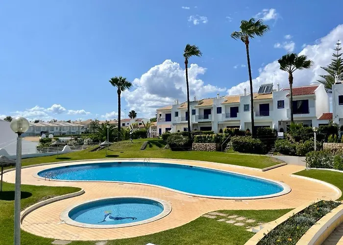 3br With Pool And Ac By The By Lovelystay