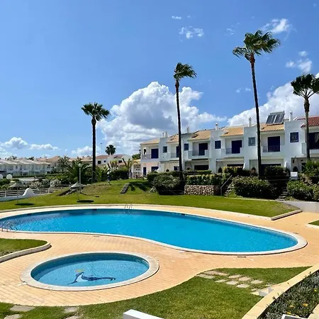 3br With Pool And Ac By The By Lovelystay