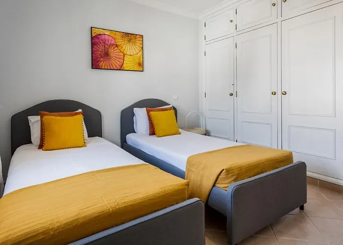 3br With Pool And Ac By The By Lovelystay